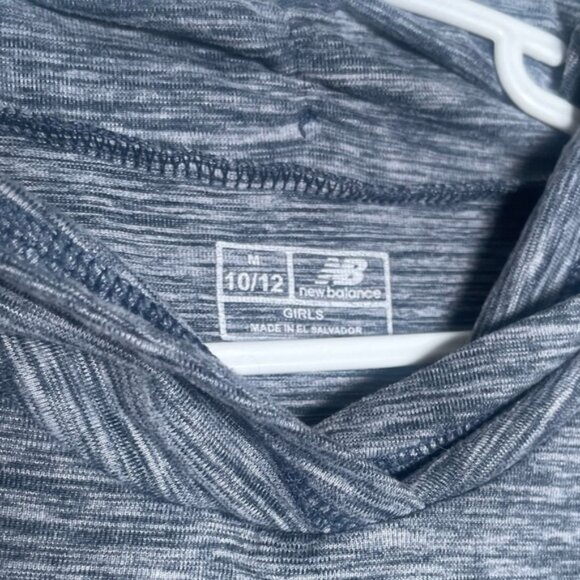 New Balance Girls 10 12 Yrs Large Sweatshirt Lightweight Long Sleeve Casual Tops - Picture 5 of 9